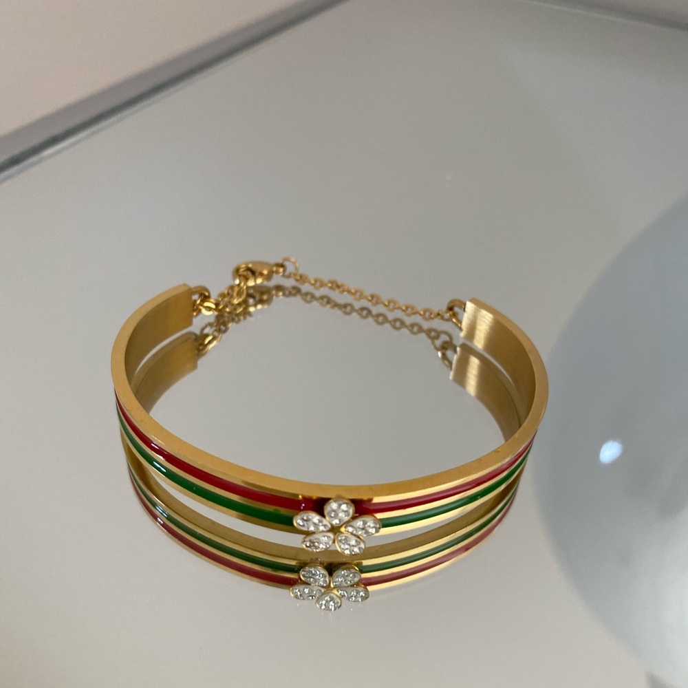 Women bracelet stainless steel golden color